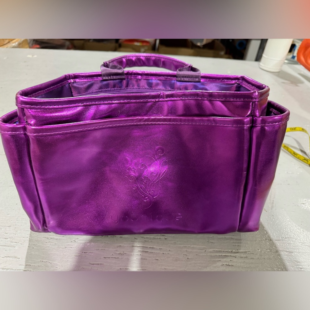 NWOT NEW ORIGINAL YOUNIQUE PRESENTERS BAG MAKEUP ORGANIZER METALLIC PURPLE